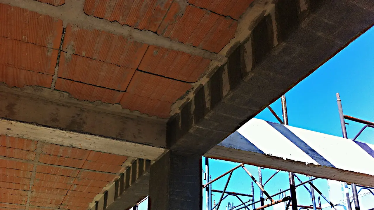 مقاوم سازی تیر بتنی با FRP